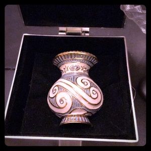IOB Vintage 70’s Brooch